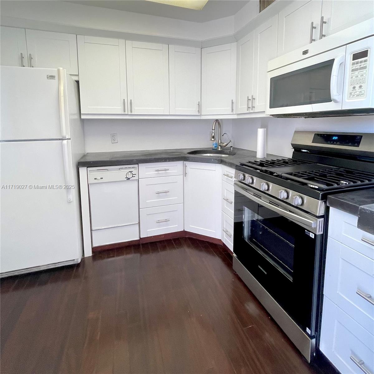 1615 Meridian Ave # 502