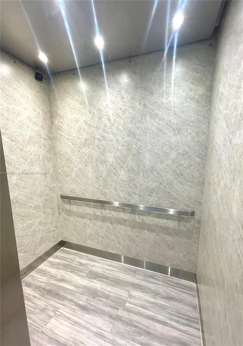 1615 Meridian Ave # 502