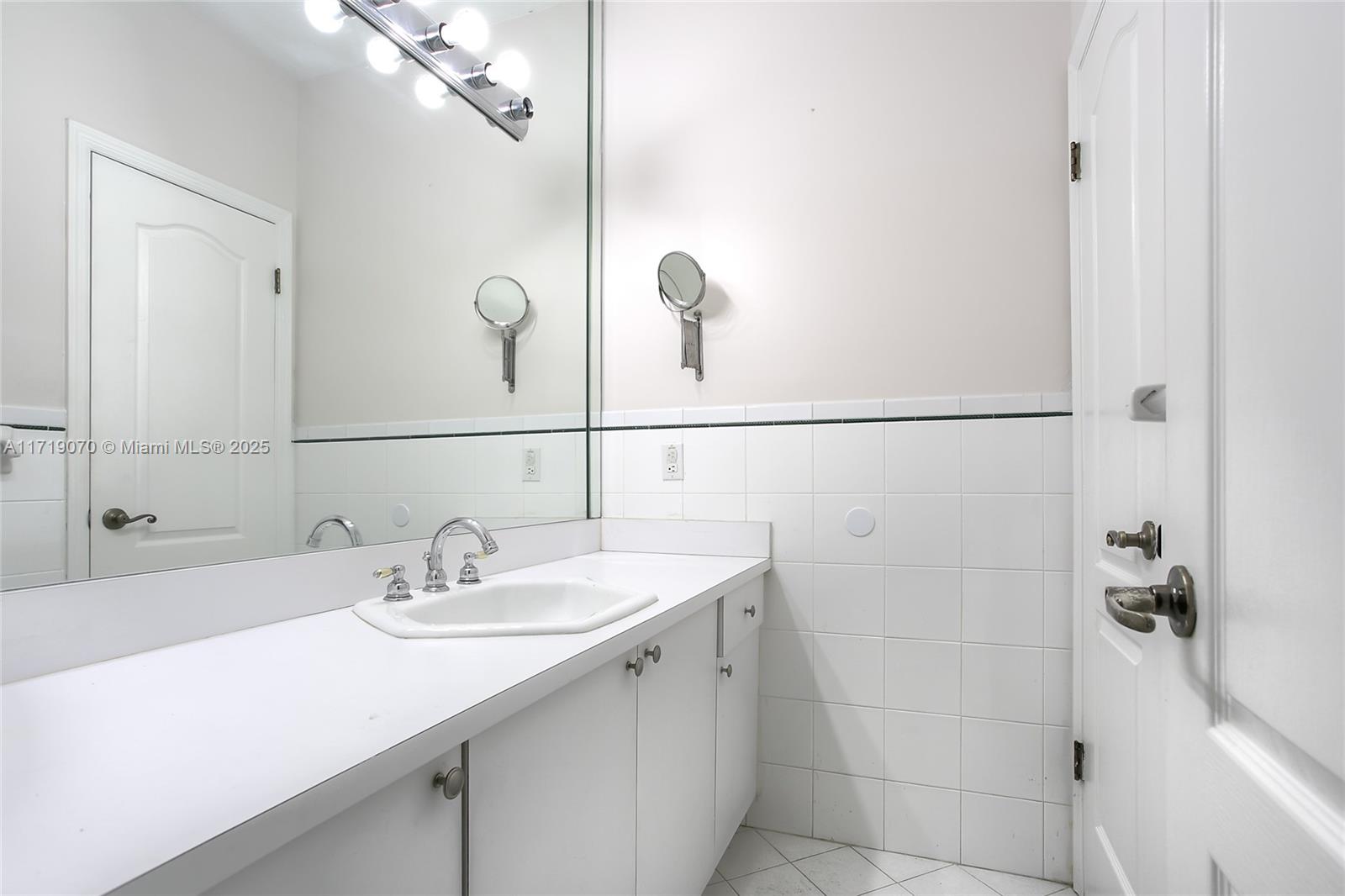 3160 SW 109th Ct Unit: *