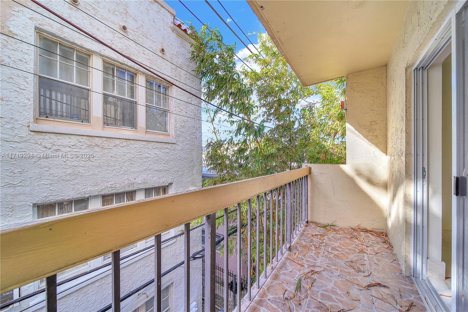 1612 Jefferson Ave # 304