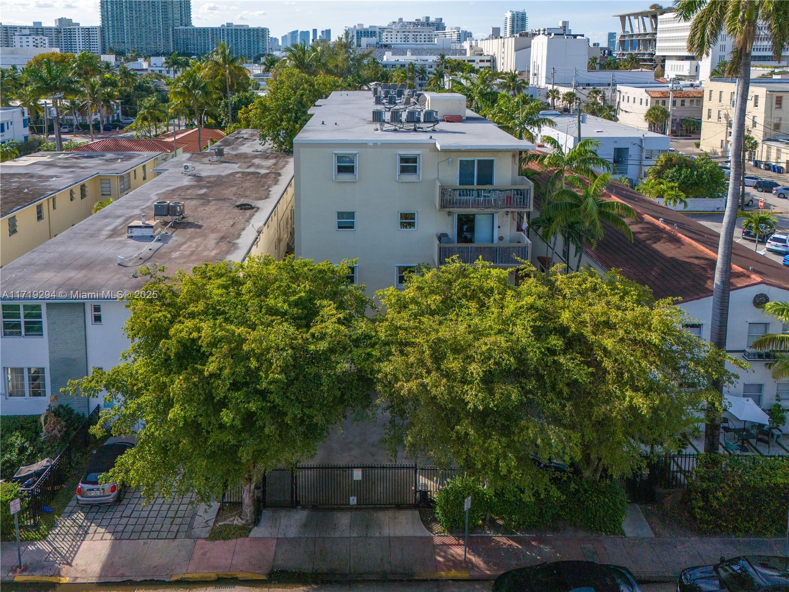 1612 Jefferson Ave # 304