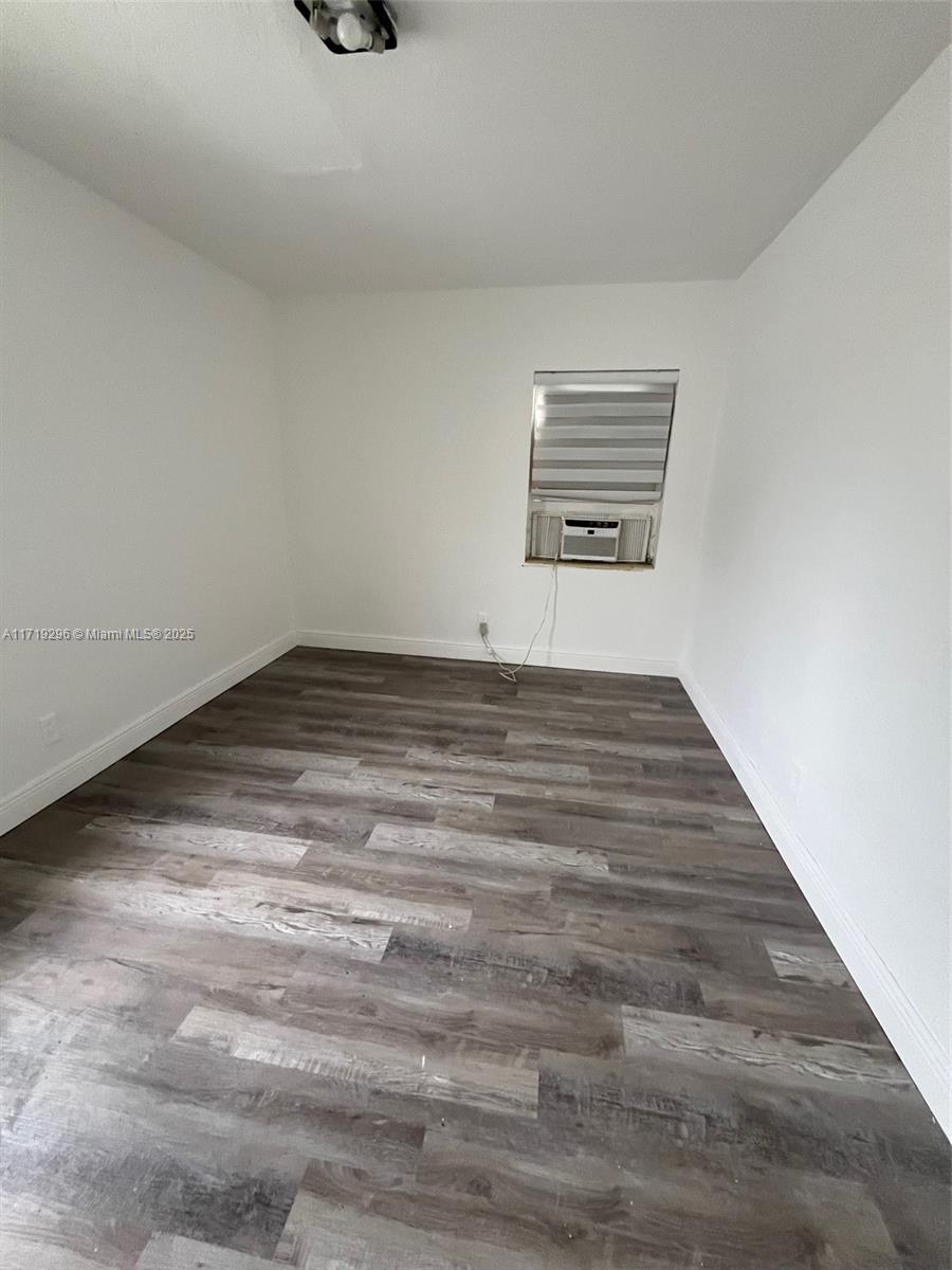 2035 Dewey Street # 3