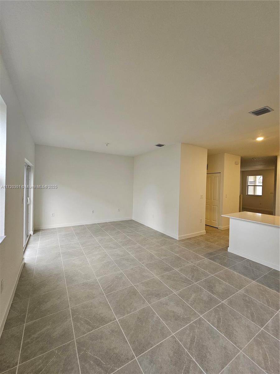 2875 SE 25 TERRACE Unit: .