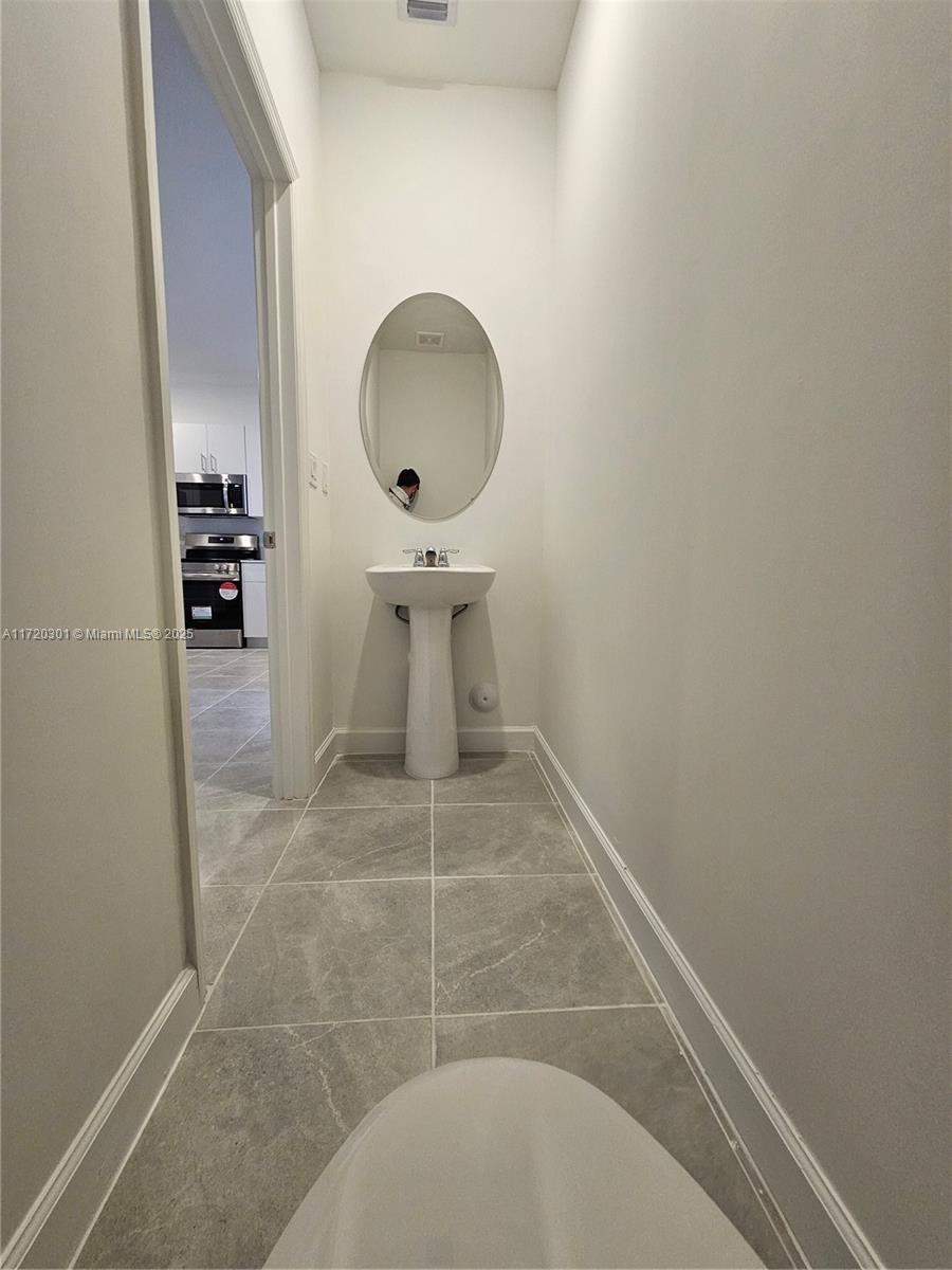 2875 SE 25 TERRACE Unit: .