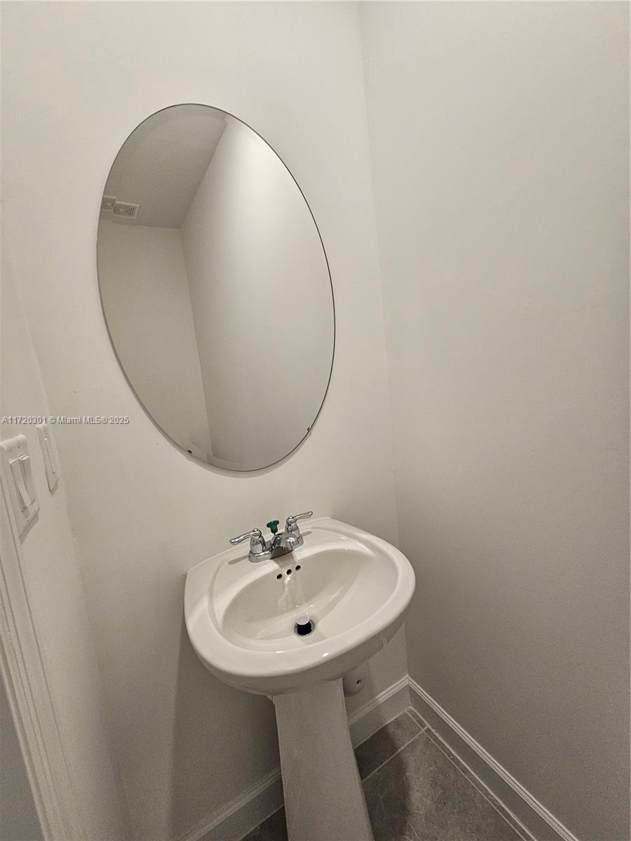 2875 SE 25 TERRACE Unit: .