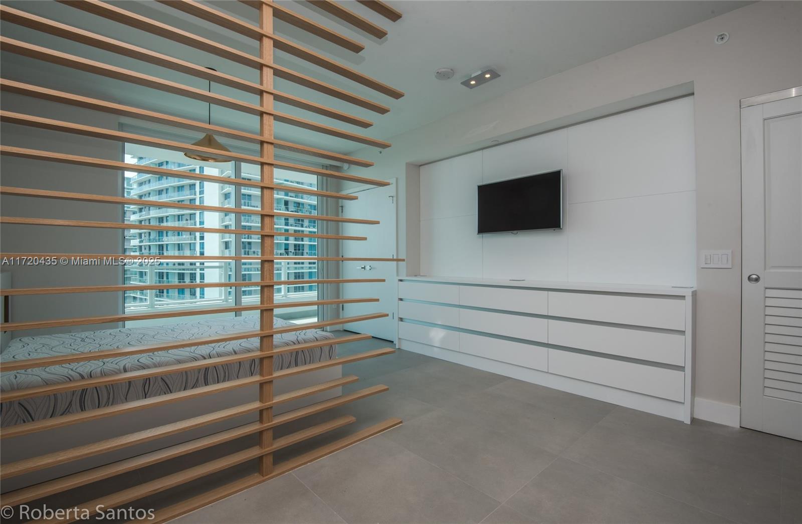 1080 Brickell Ave # 3205