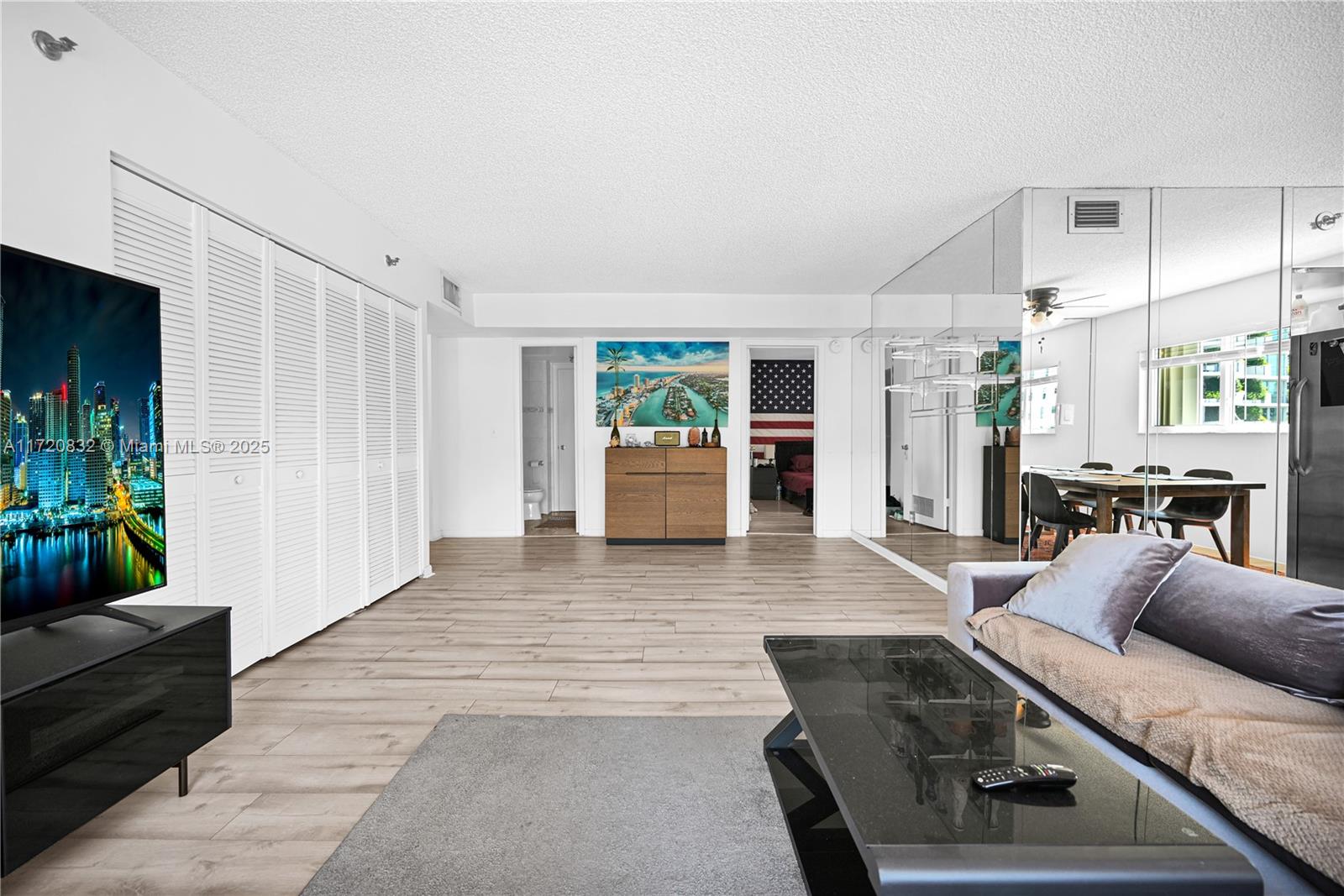 1345 West Ave # 404