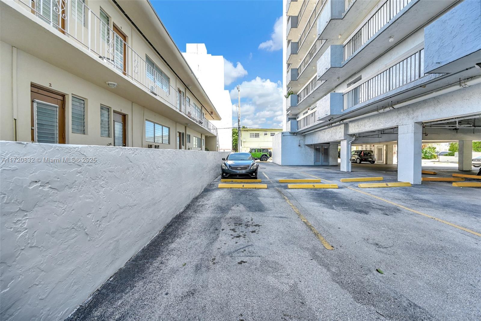 1345 West Ave # 404