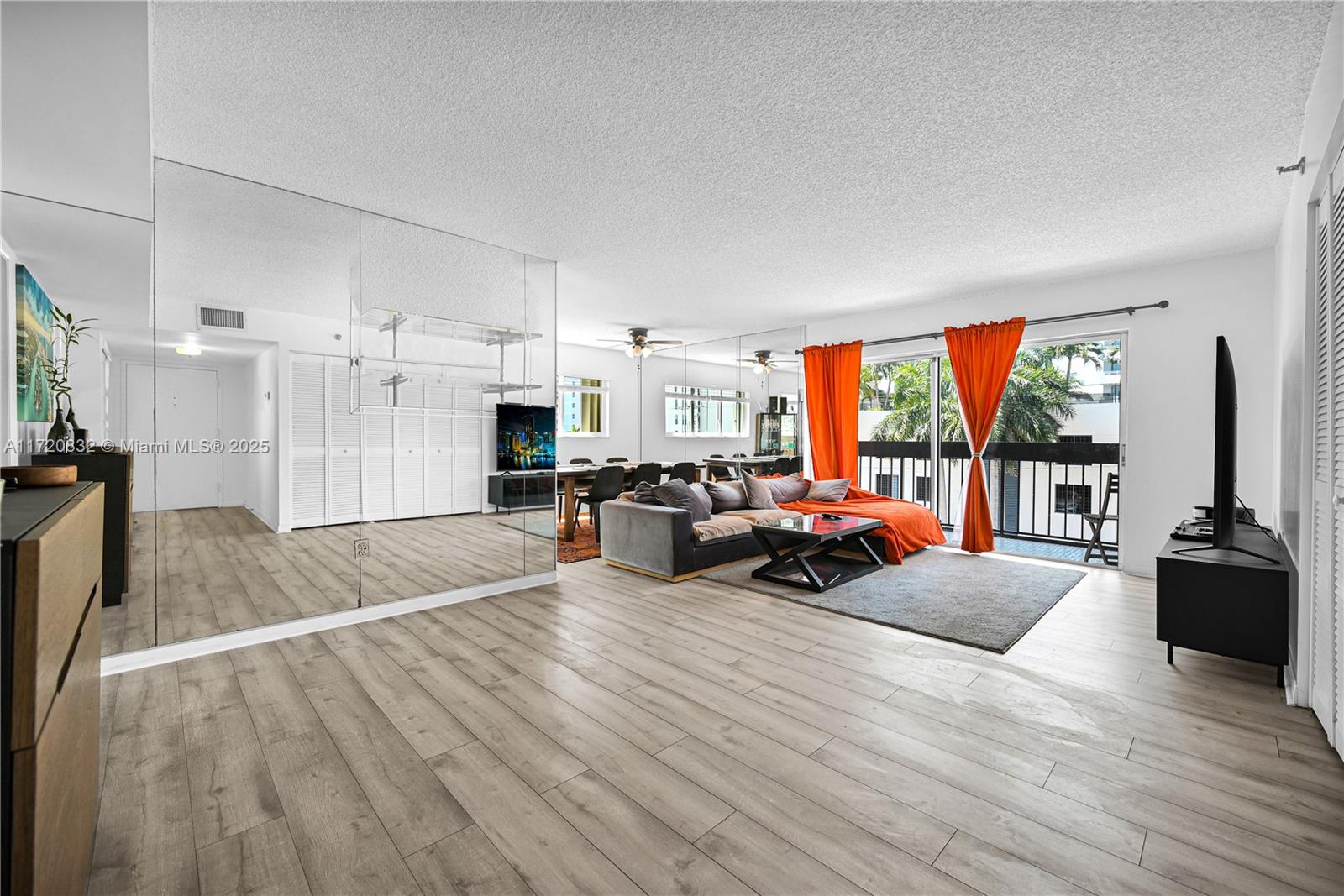 1345 West Ave # 404