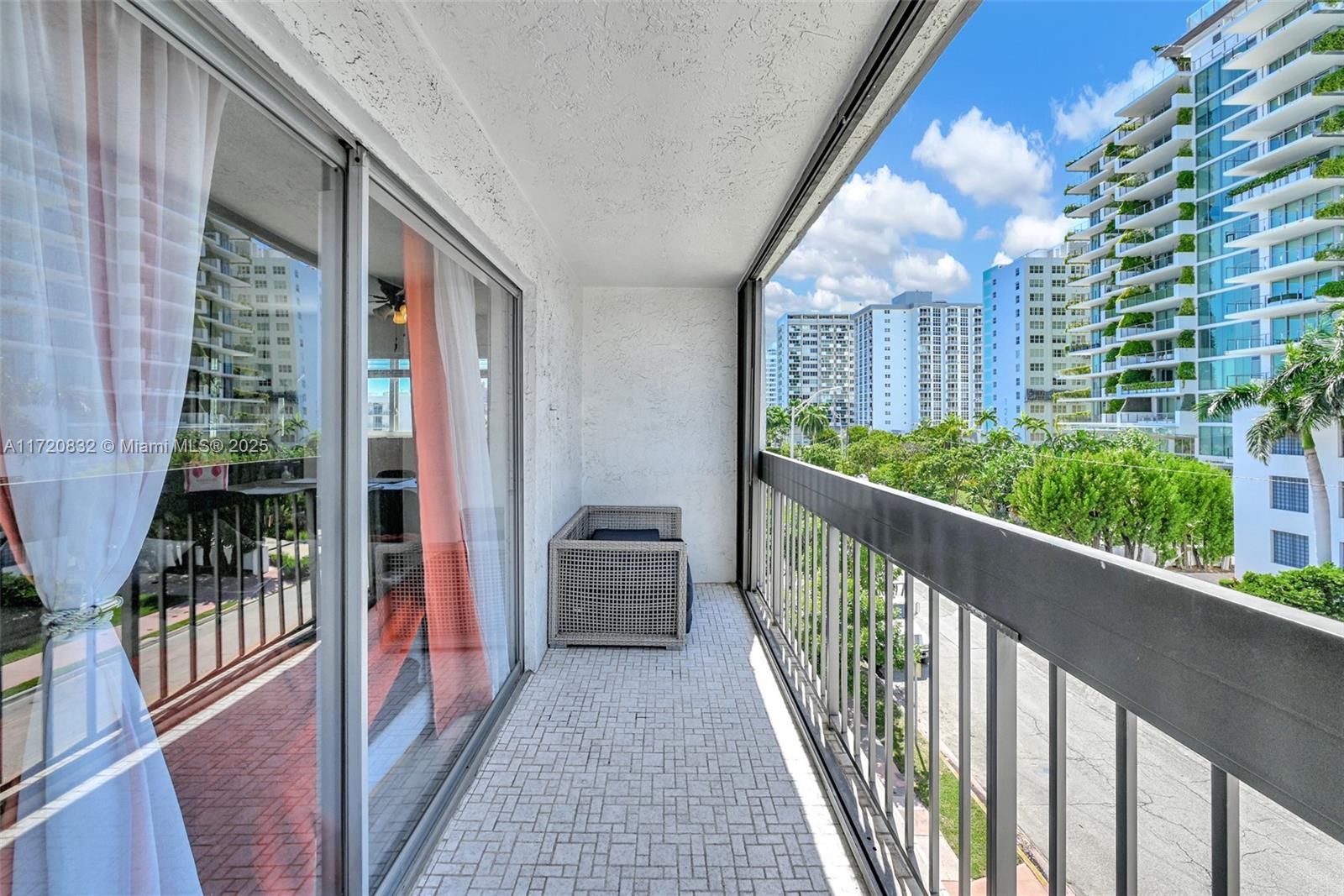 1345 West Ave # 404