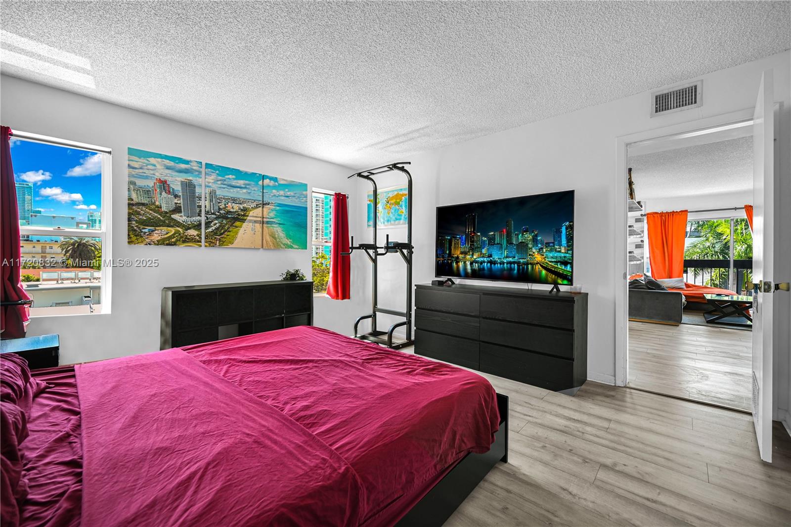 1345 West Ave # 404