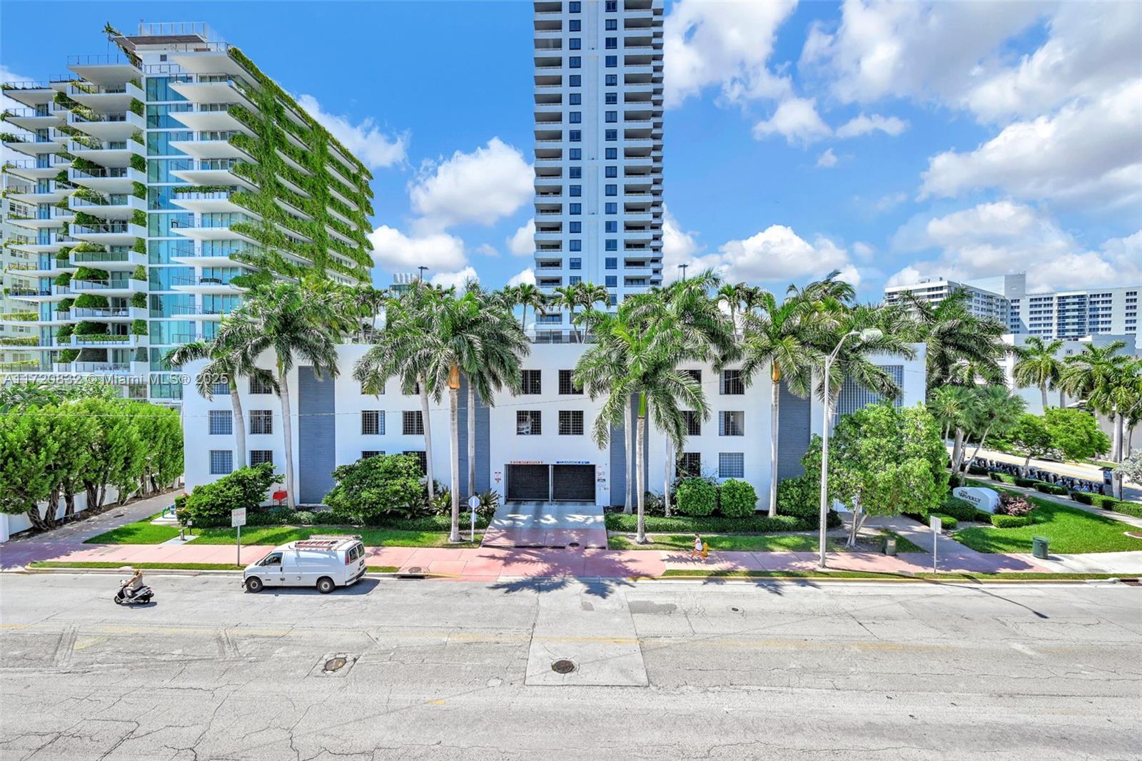 1345 West Ave # 404