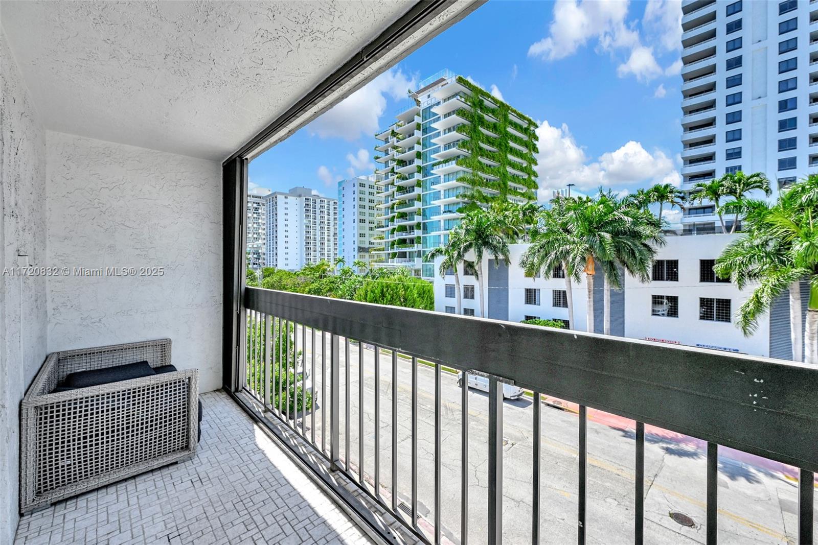 1345 West Ave # 404