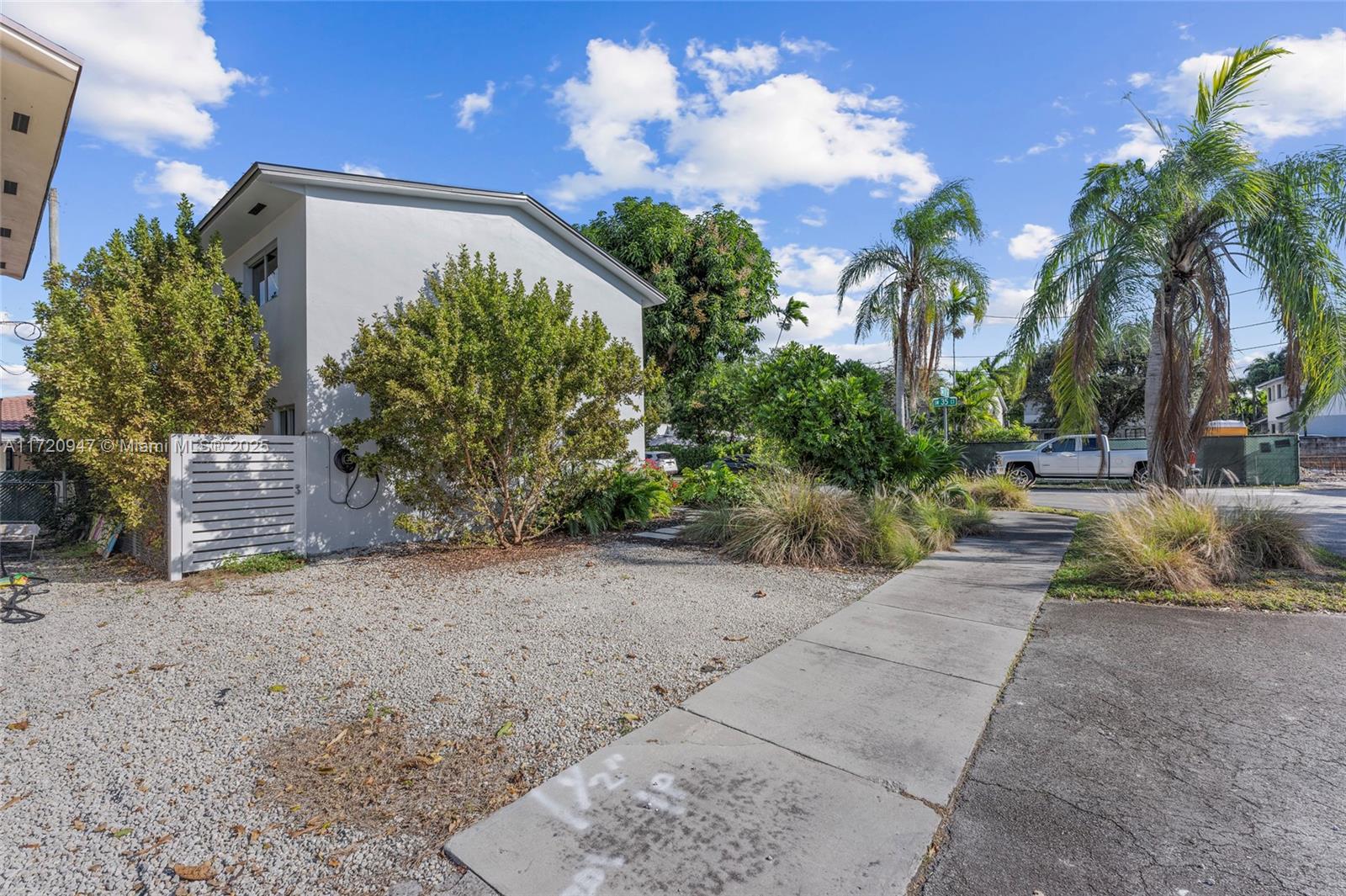 1710 SW 35th Ct