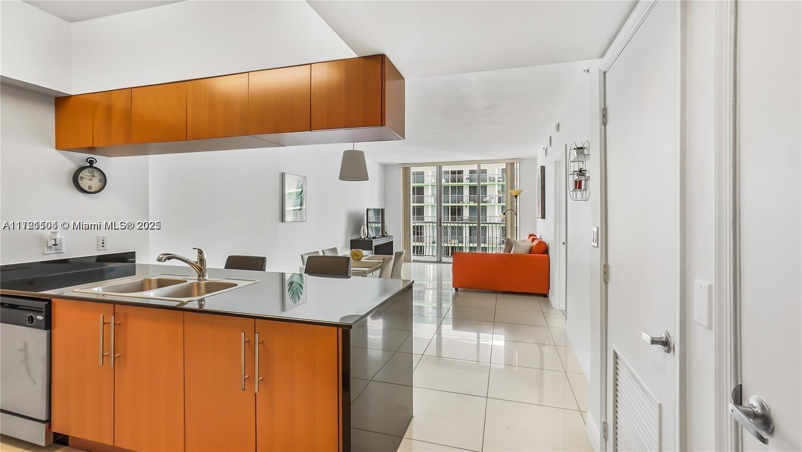 1750 N Bayshore Dr # 3305