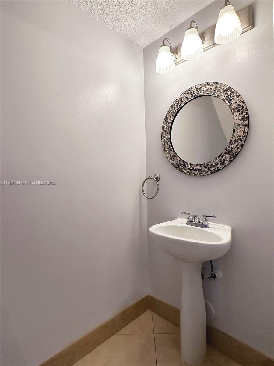 12106 SW 140th Ter # 21 Unit: 7-21