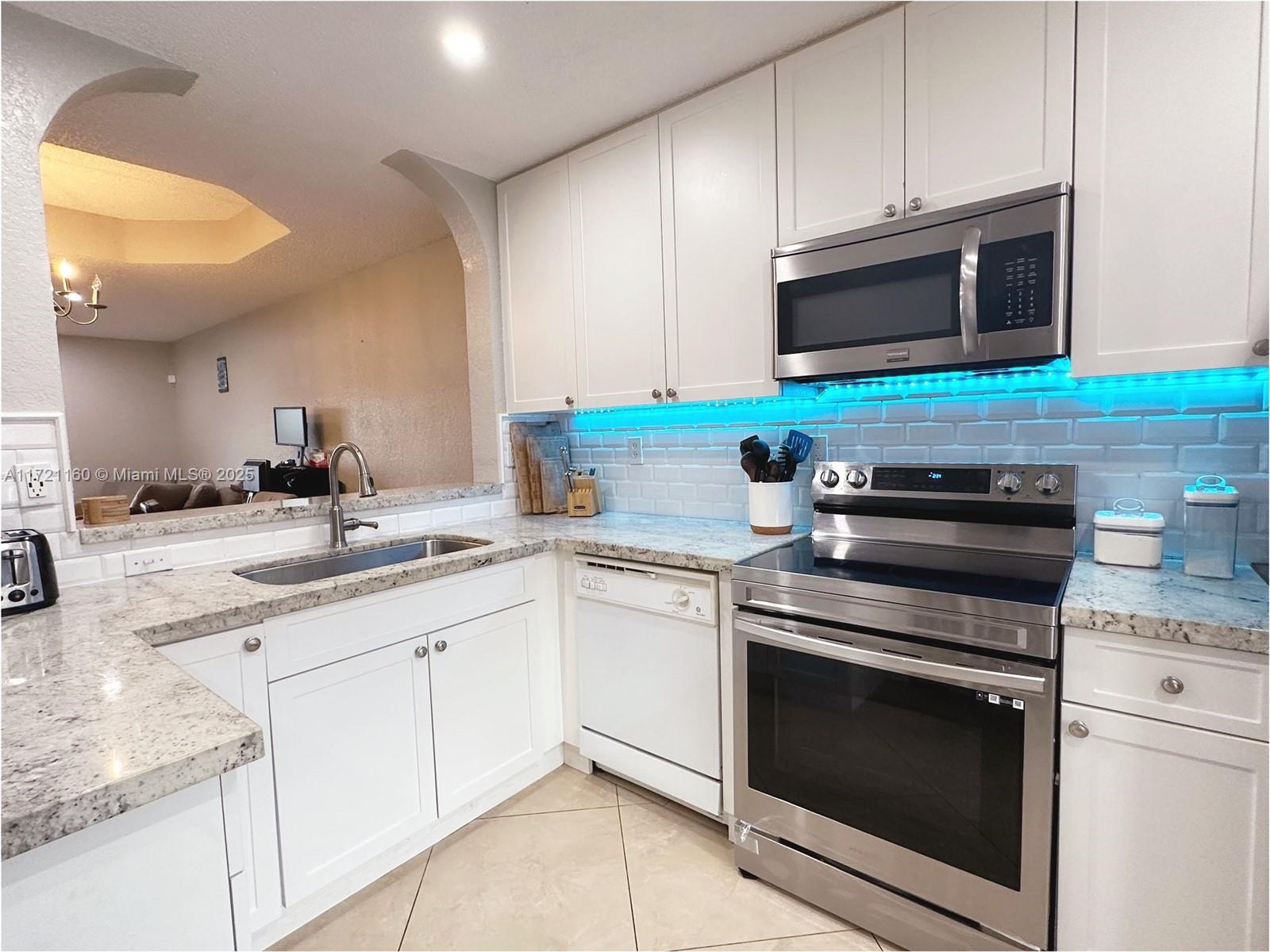 12106 SW 140th Ter # 21 Unit: 7-21