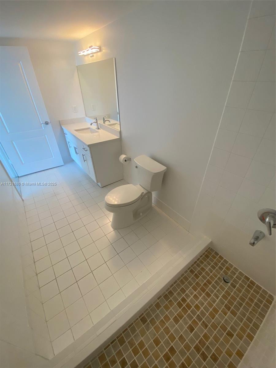 60 NW 37th Ave # 1202