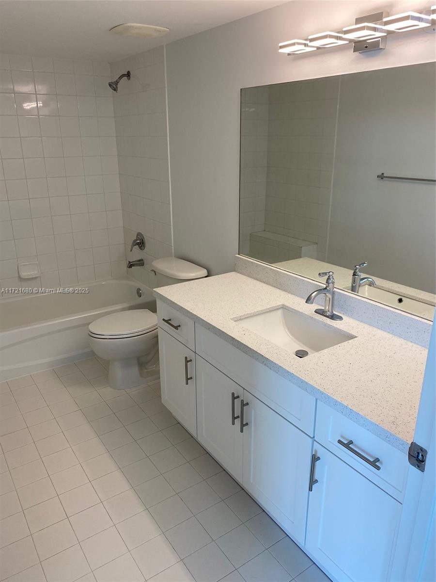 60 NW 37th Ave # 1202