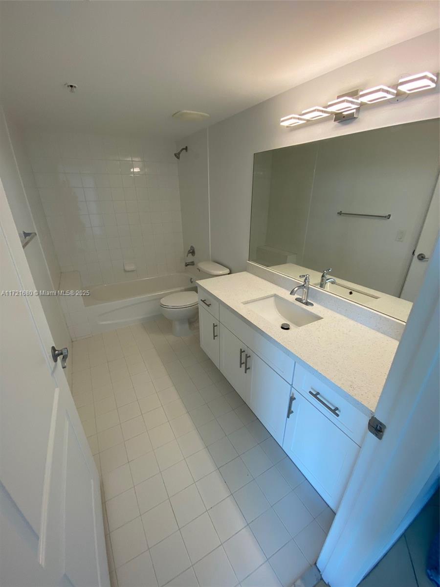 60 NW 37th Ave # 1202