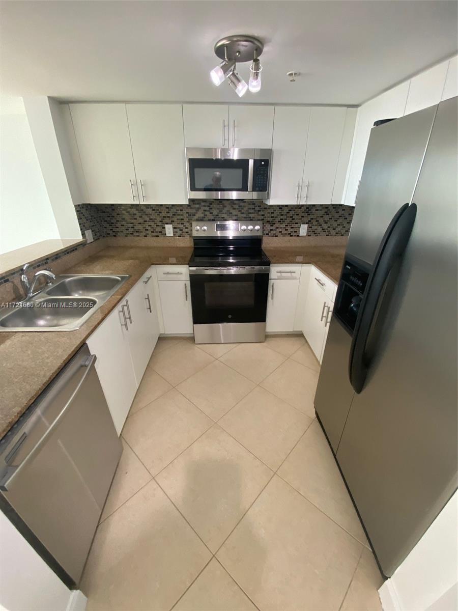 60 NW 37th Ave # 1202