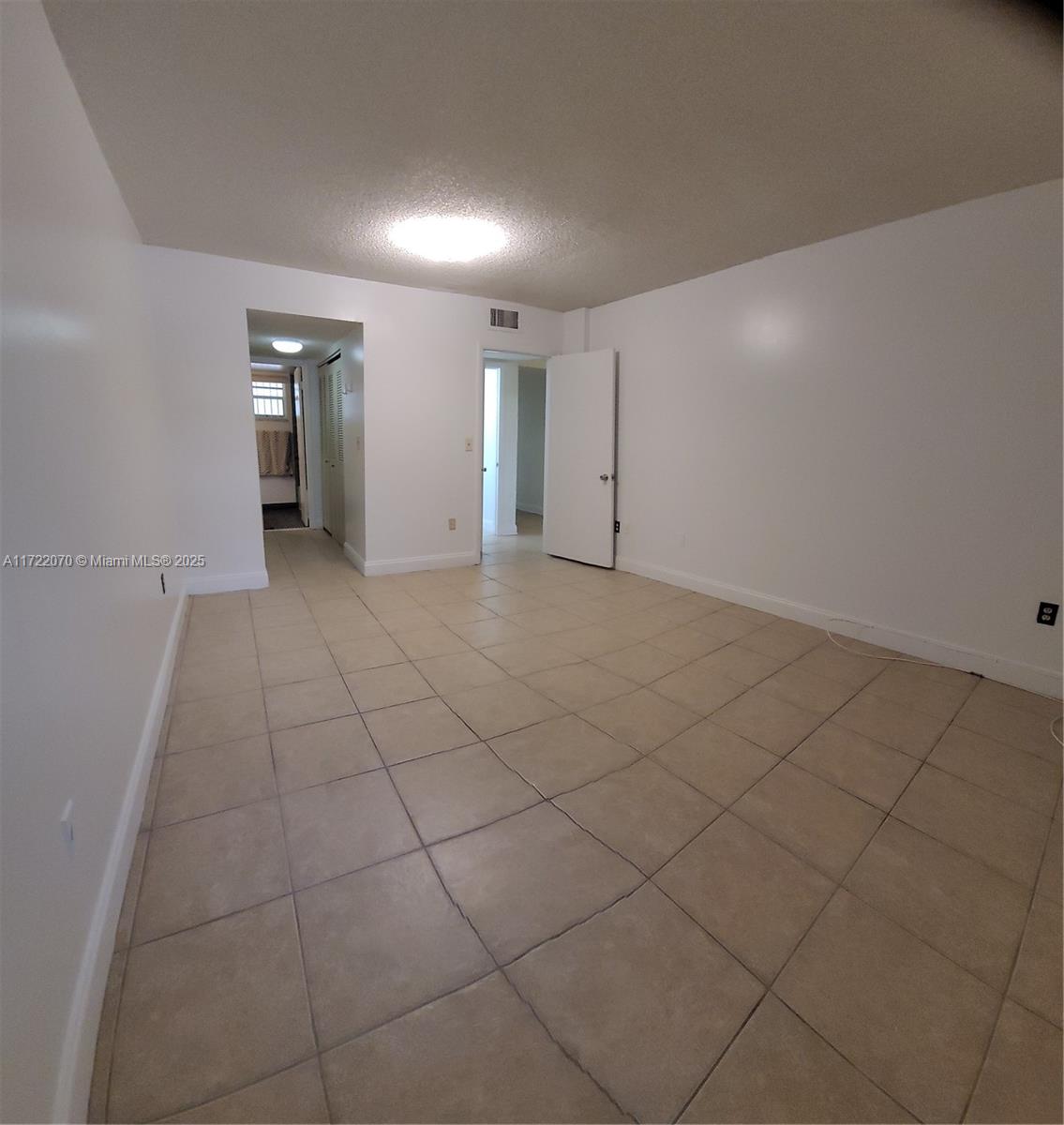 600 NE 25th St # 12