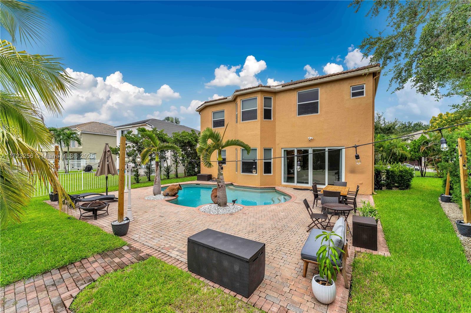 15818 SW 49th Ct
