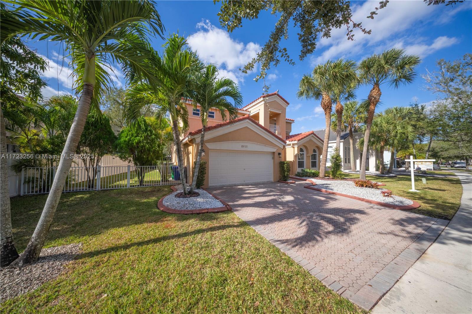 15818 SW 49th Ct