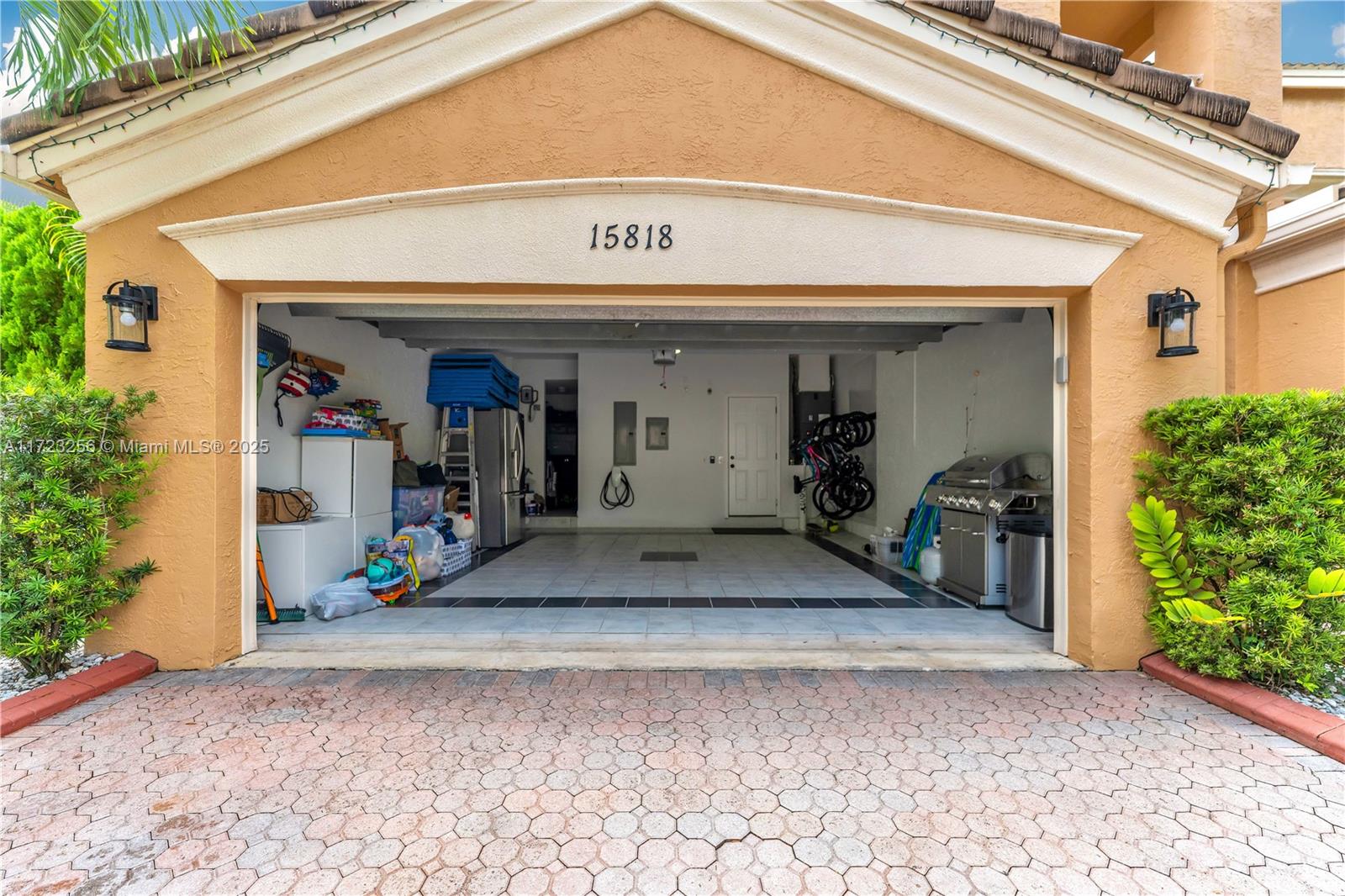 15818 SW 49th Ct