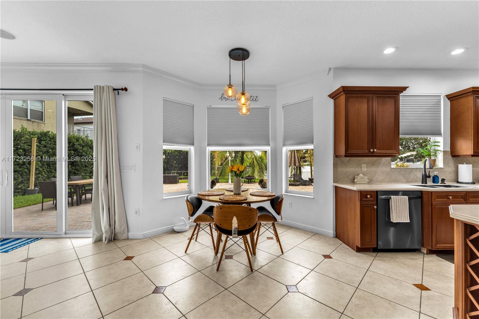15818 SW 49th Ct