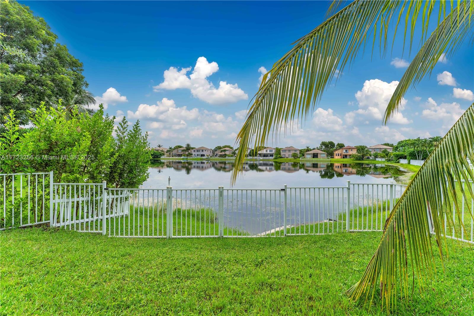 15818 SW 49th Ct