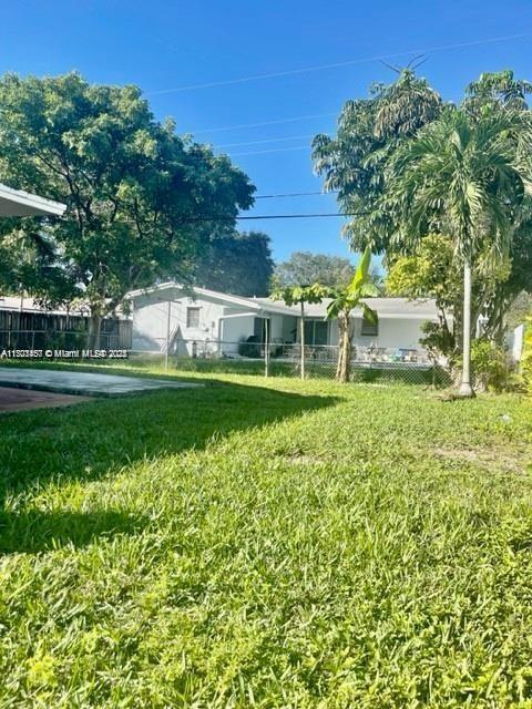 312 SW 10th Ter # 1