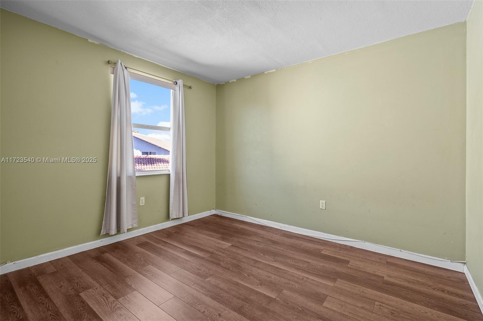 19032 NW 56th Ct
