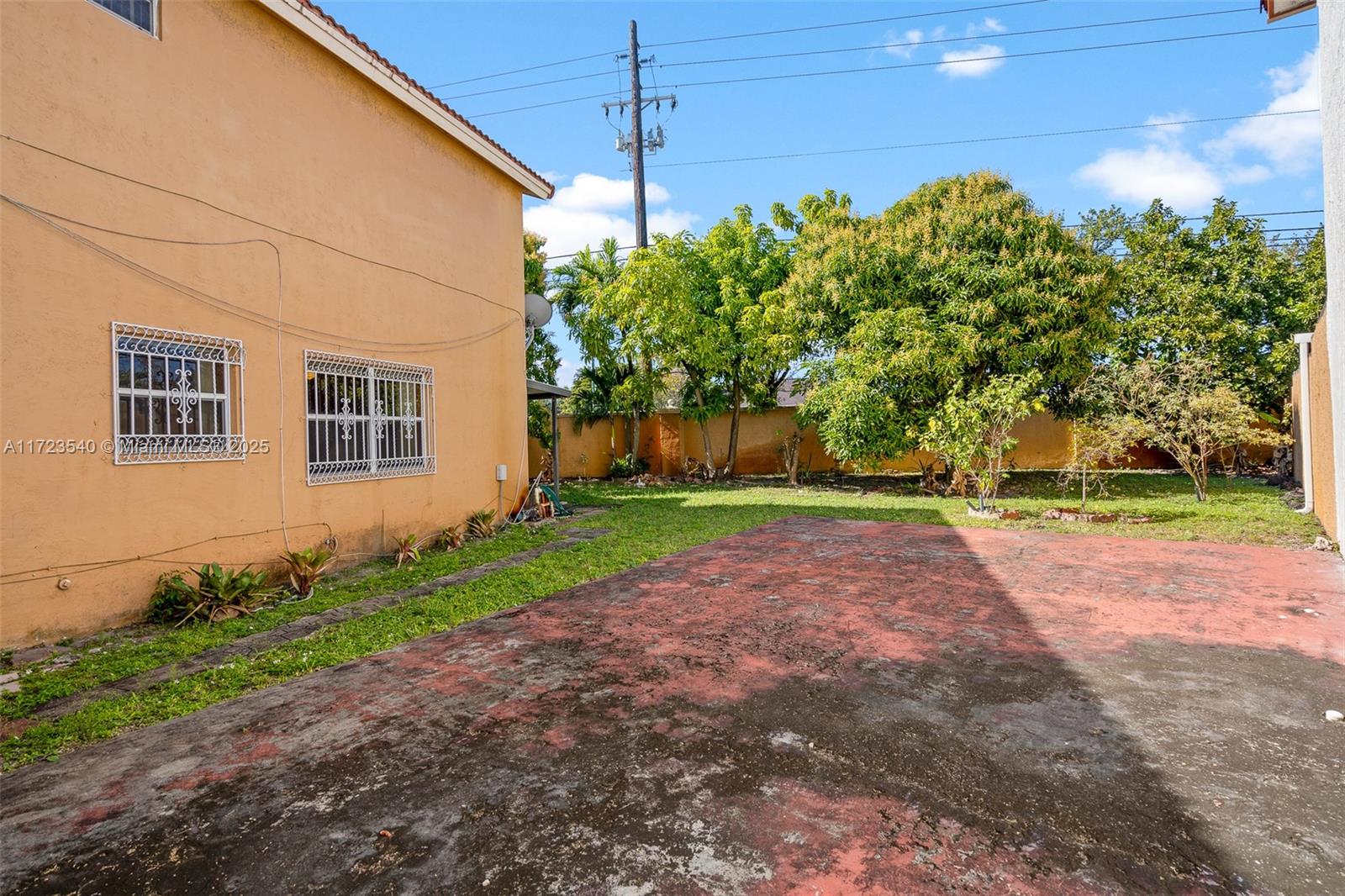 19032 NW 56th Ct