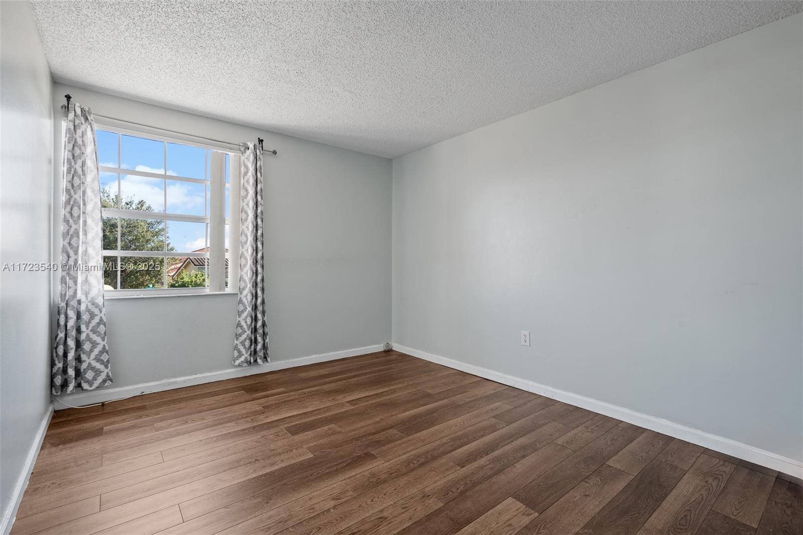 19032 NW 56th Ct