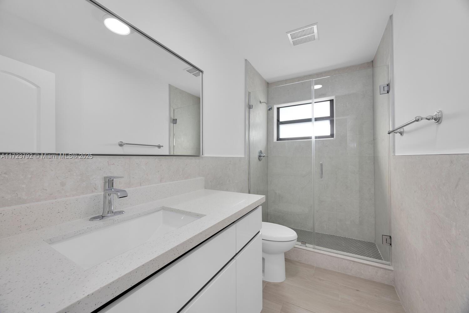 3600 SW 16th St # 3600