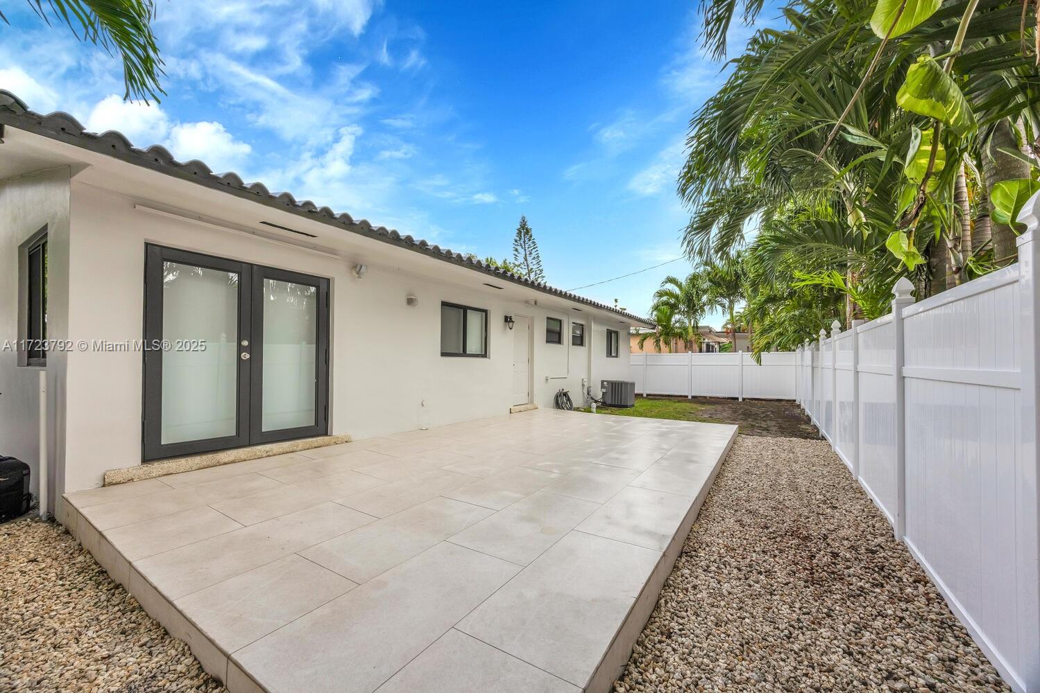 3600 SW 16th St # 3600