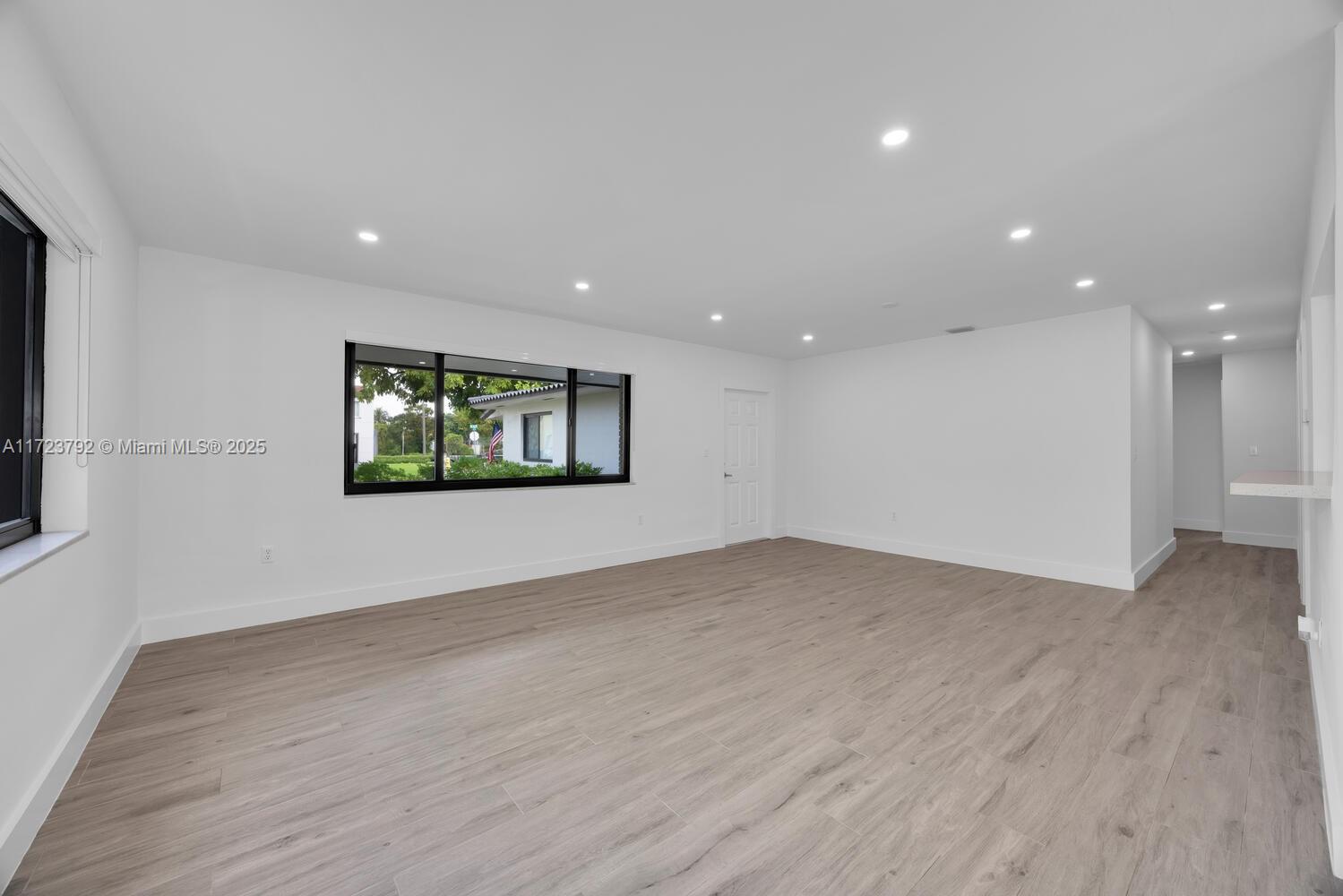 3600 SW 16th St # 3600