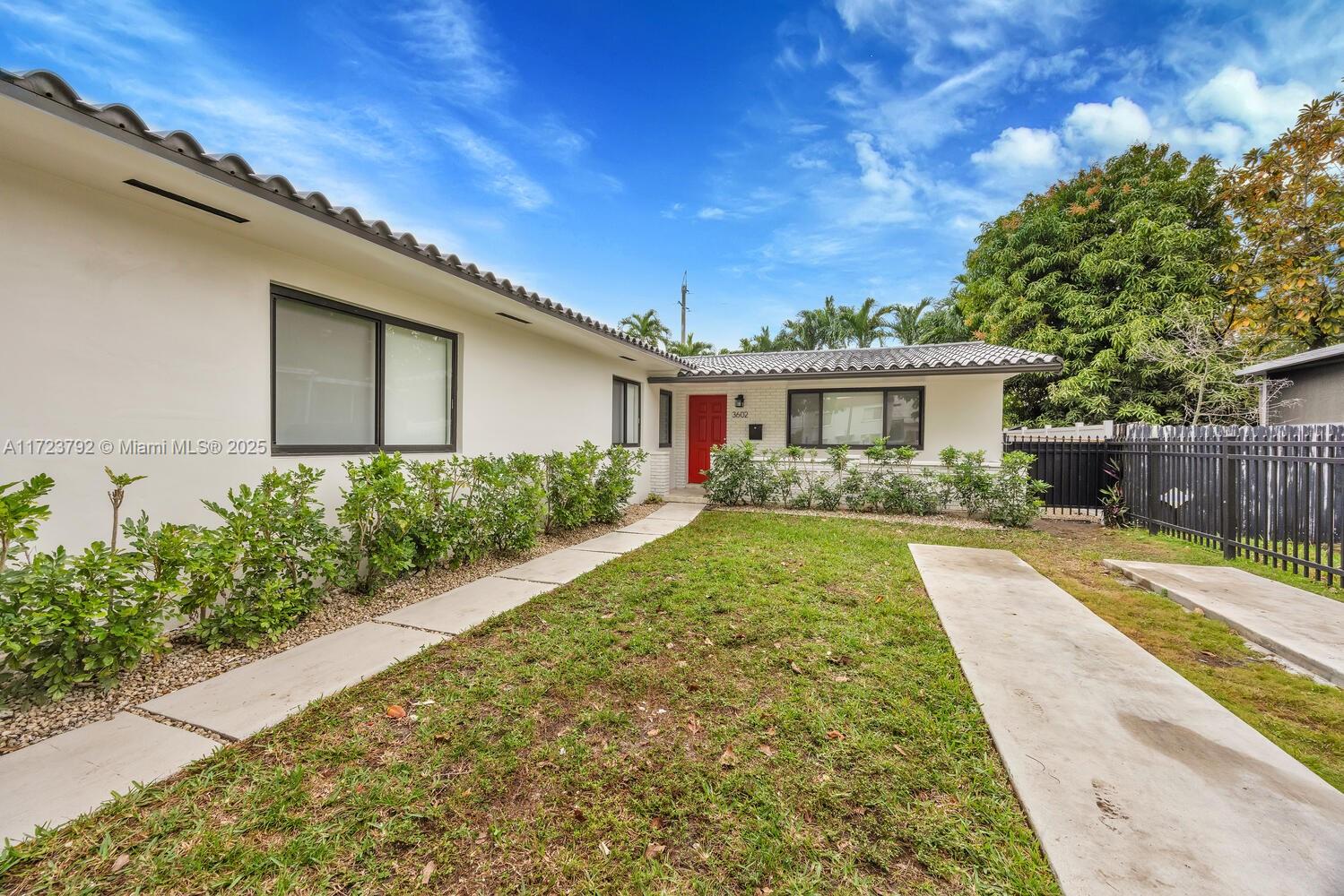 3600 SW 16th St # 3600