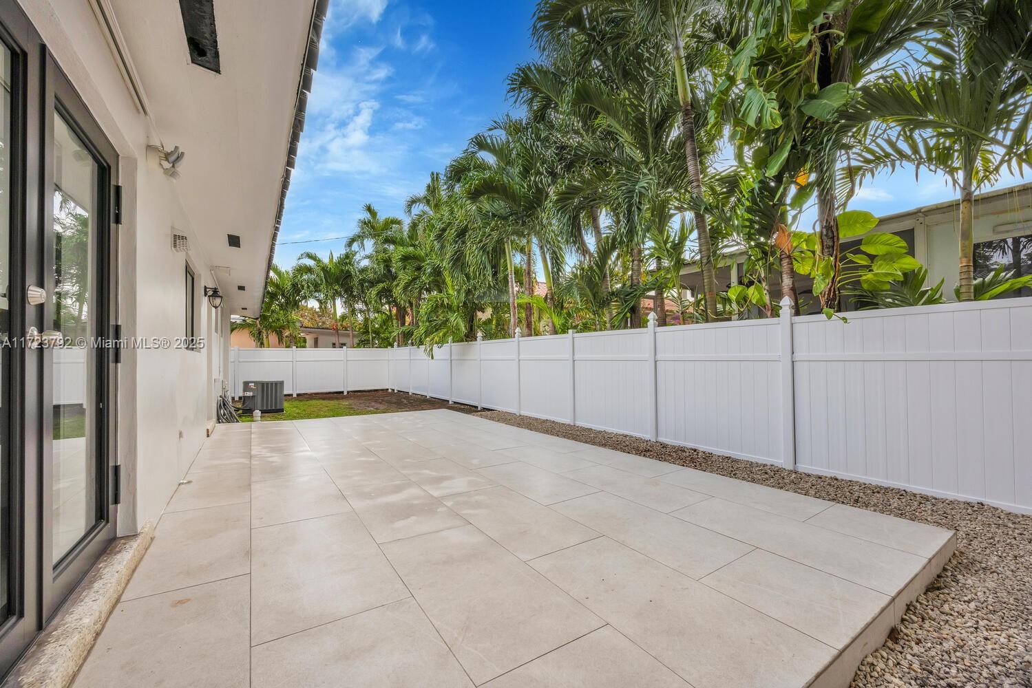 3600 SW 16th St # 3600