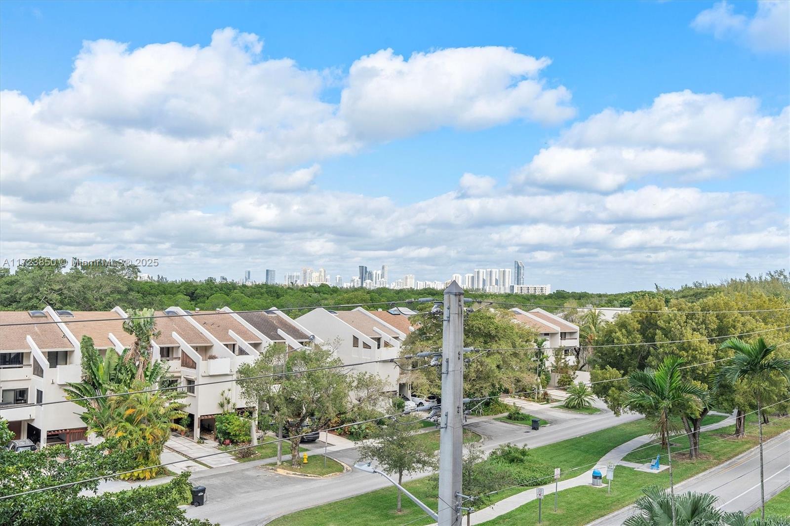 2450 NE 135th St # 406