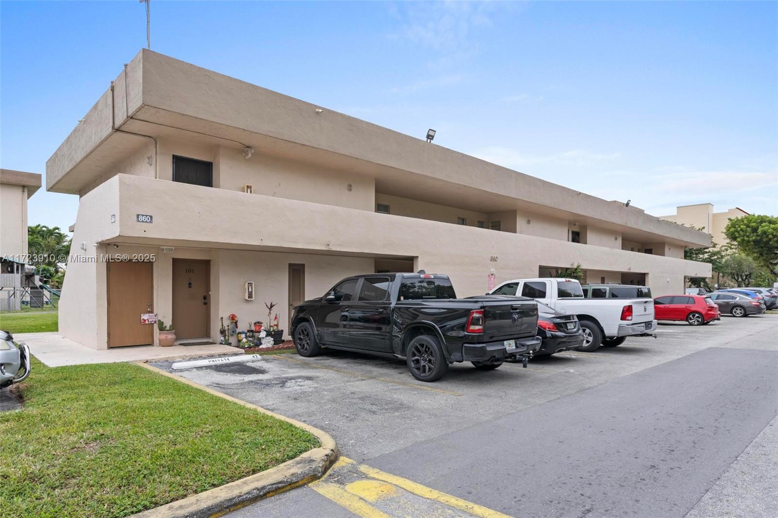 860 NW 87th Ave # 104