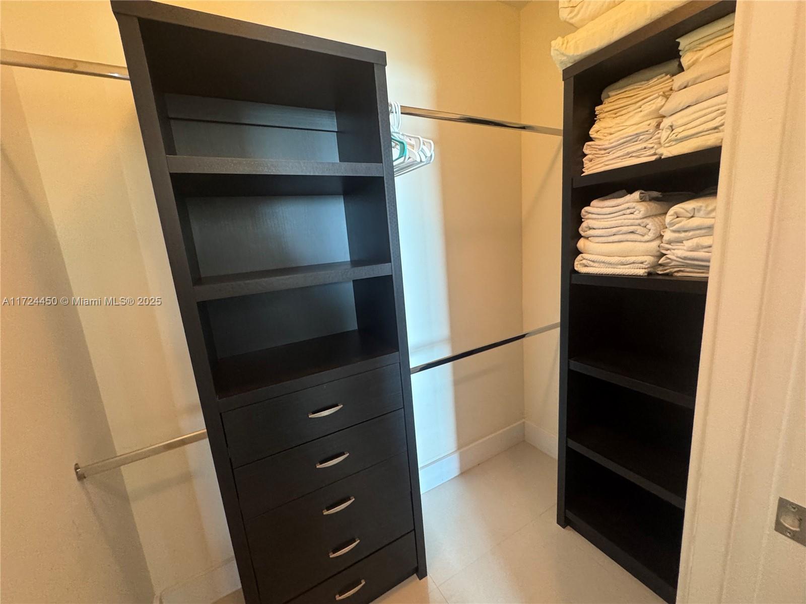 900 Biscayne Blvd # 2707