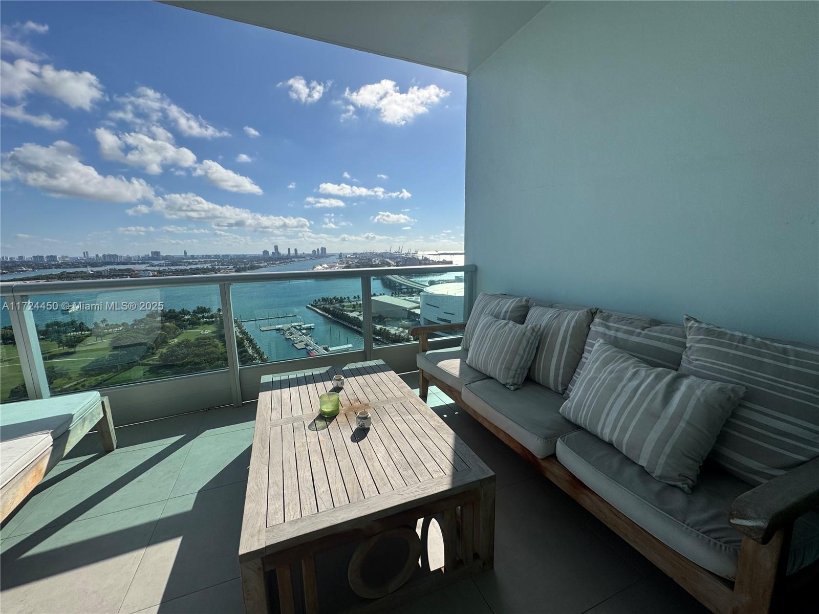 900 Biscayne Blvd # 2707