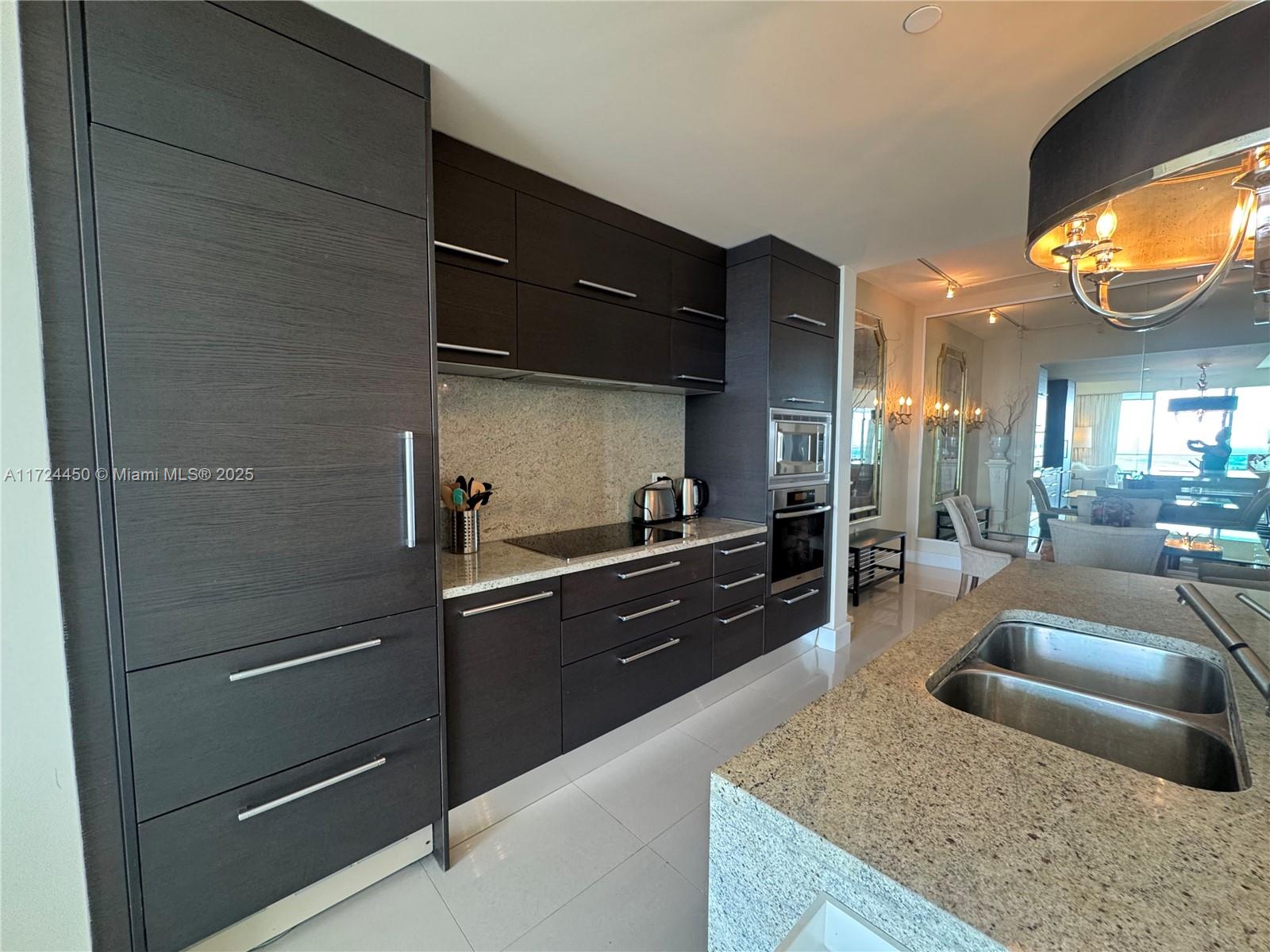 900 Biscayne Blvd # 2707