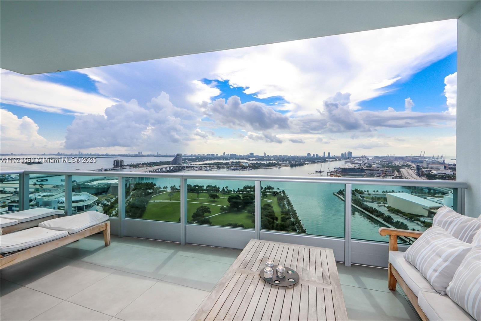 900 Biscayne Blvd # 2707