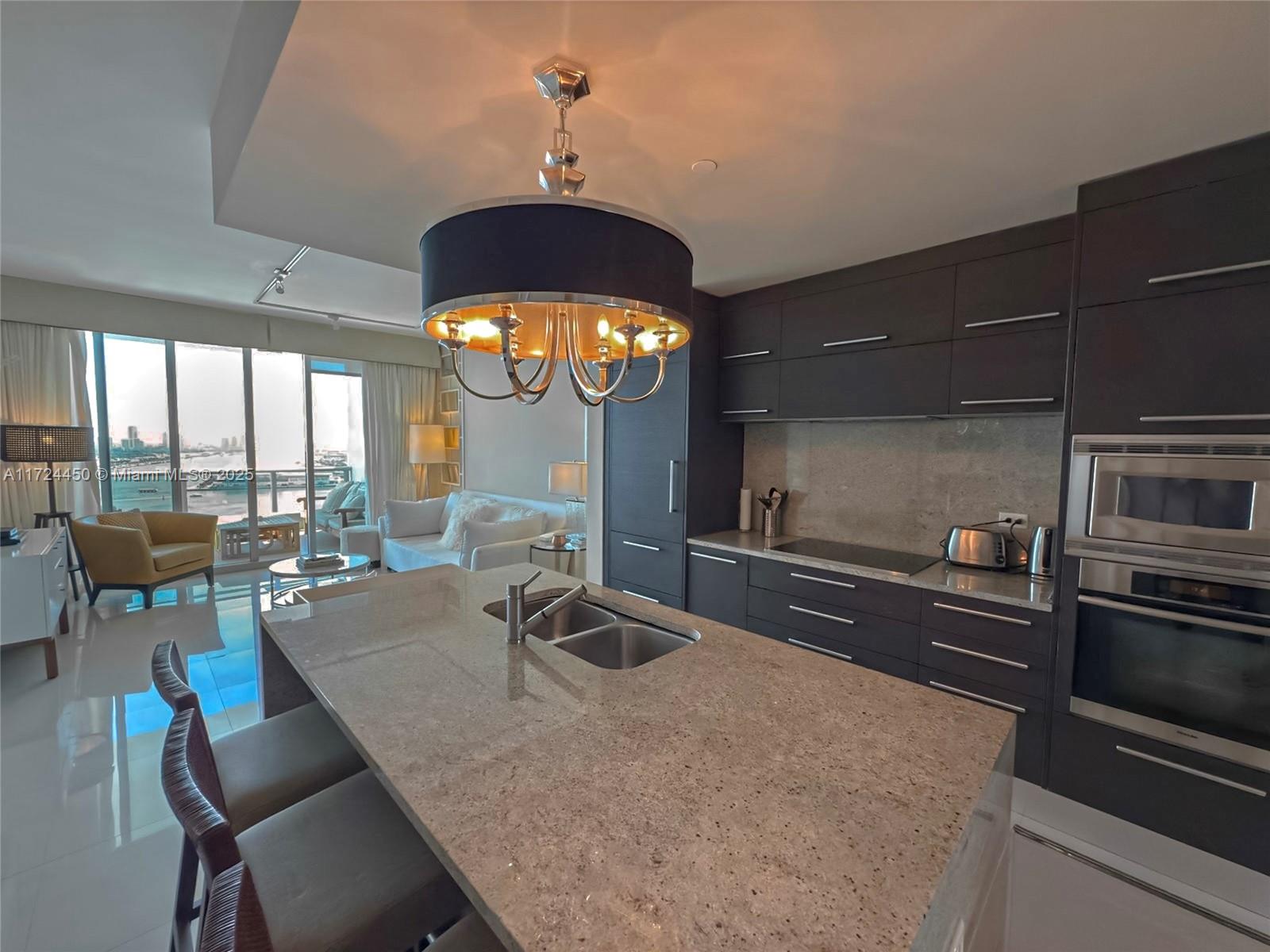 900 Biscayne Blvd # 2707