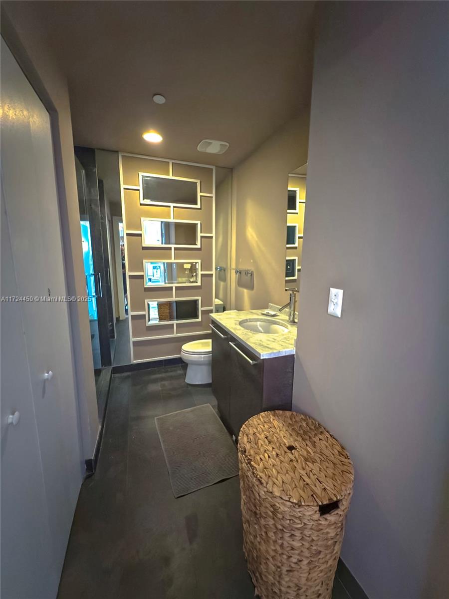 900 Biscayne Blvd # 2707