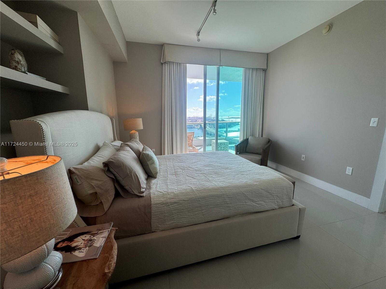 900 Biscayne Blvd # 2707