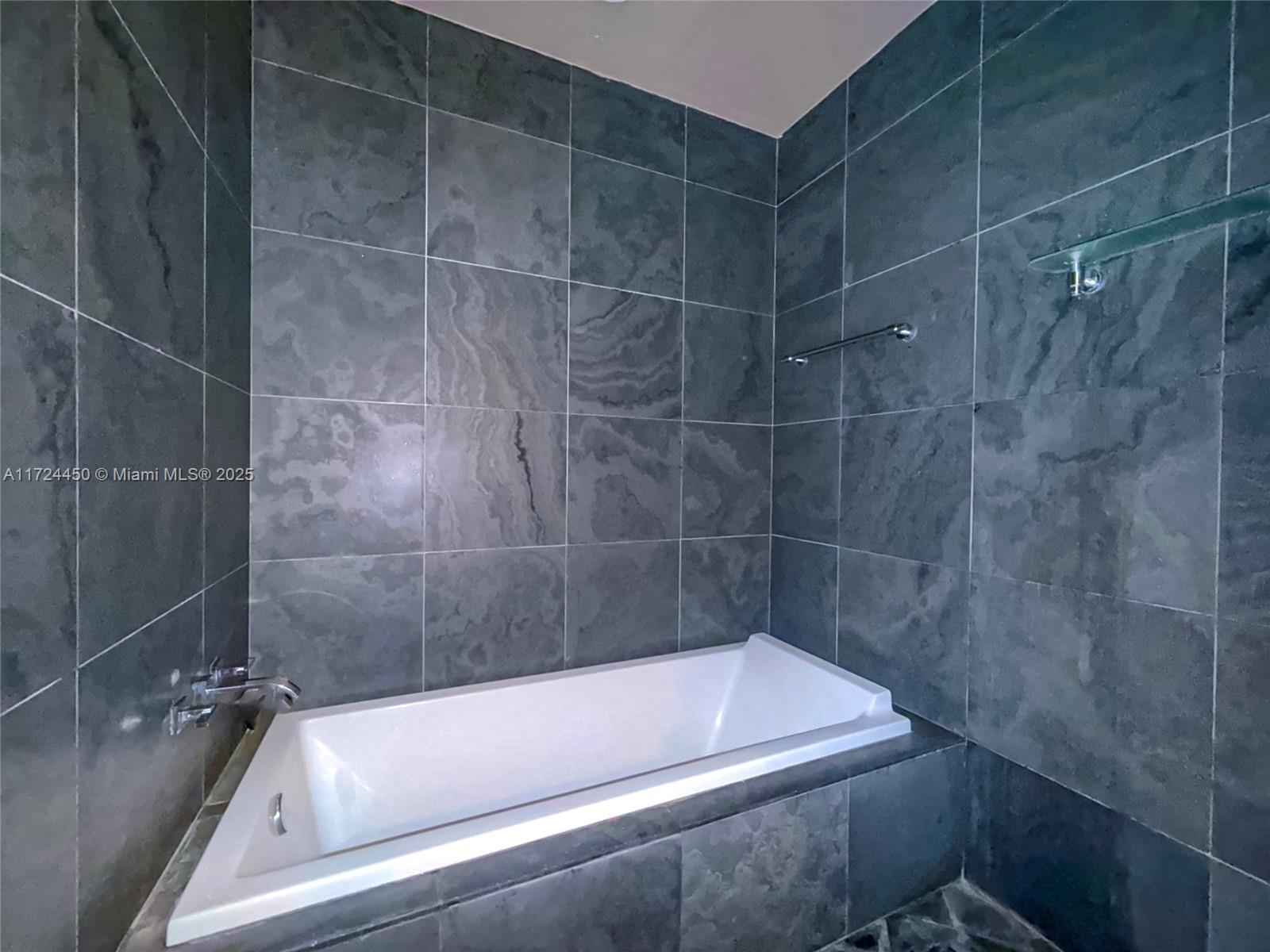 900 Biscayne Blvd # 2707